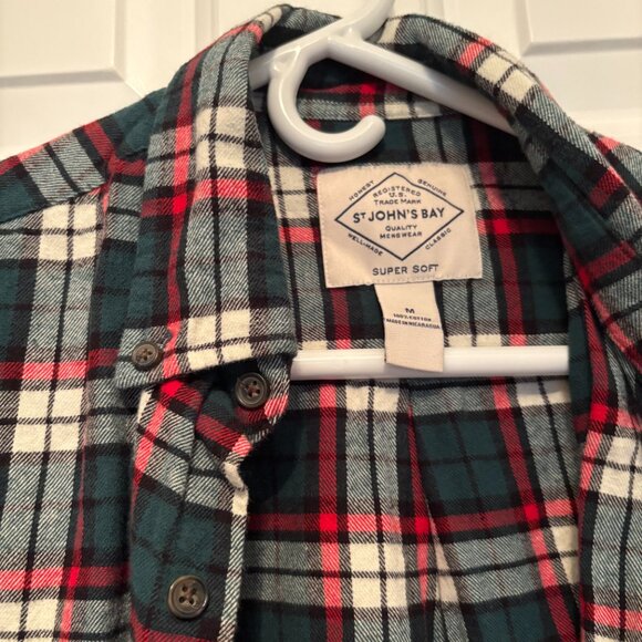 St John's Bay Men's Flannel - Picture 2 of 3